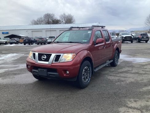Used 2019 Nissan Frontier PRO-4X image 3