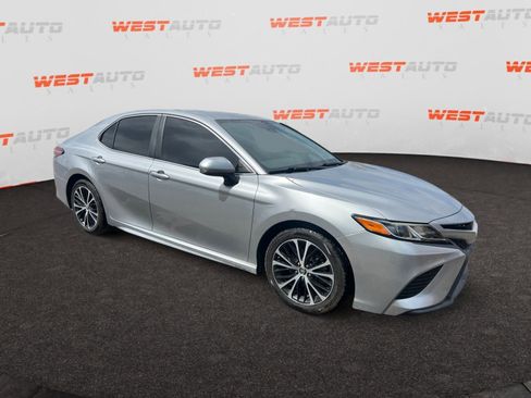Used 2019 Toyota Camry SE FWD image 7