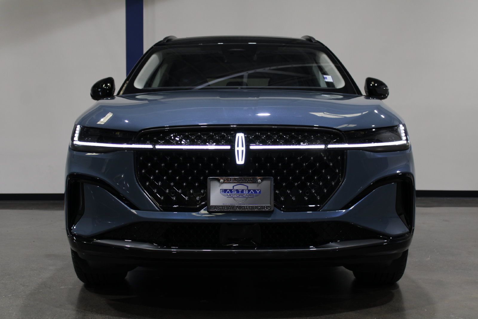 Used 2026 Lincoln Nautilus Reserve AWD/4WD image 3