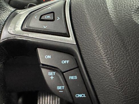 Used 2018 Ford Fusion SE w/ Fusion SE Technology Package image 28