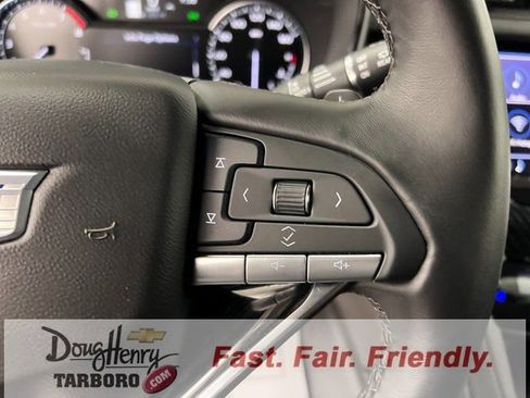 Used 2025 Cadillac XT6 Premium Luxury image 57