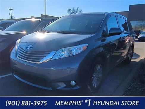 Used 2017 Toyota Sienna L image 1