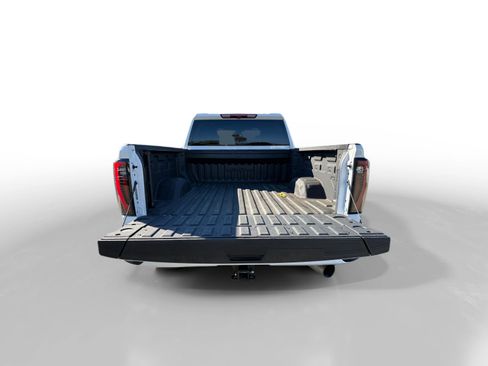 Used 2025 GMC Sierra 2500 AT4 image 17