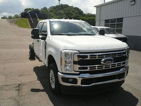 New 2026 Ford F350 XLT AWD/4WD image 3