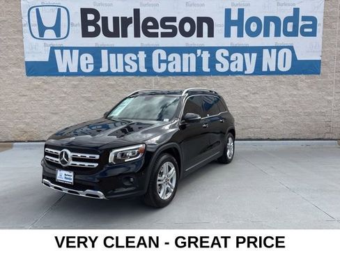 Used 2023 Mercedes-Benz GLB 250 4MATIC w/ Premium Package image 1