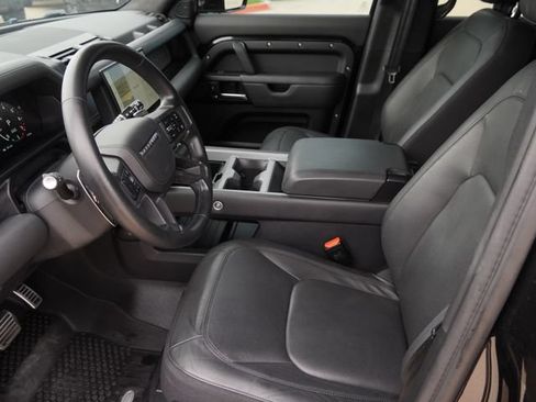 Used 2025 Land Rover Defender 110 V8 AWD/4WD image 19