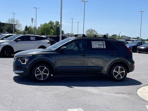 New 2025 Kia Niro EX image 4