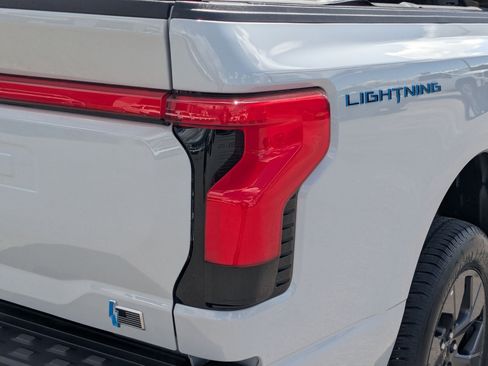 Used 2023 Ford F150 Lightning Lariat w/ Equipment Group 511A High image 11