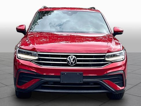 Used 2023 Volkswagen Tiguan SE w/ Panoramic Sunroof Package image 4