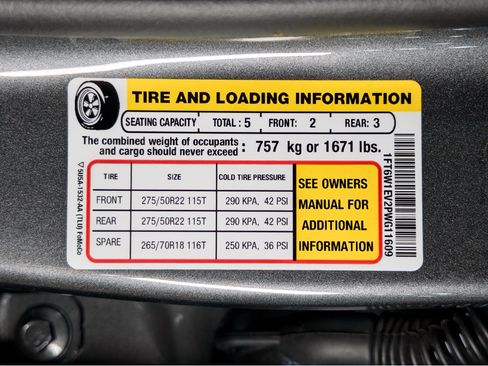 Used 2023 Ford F150 Lightning Platinum AWD/4WD image 31