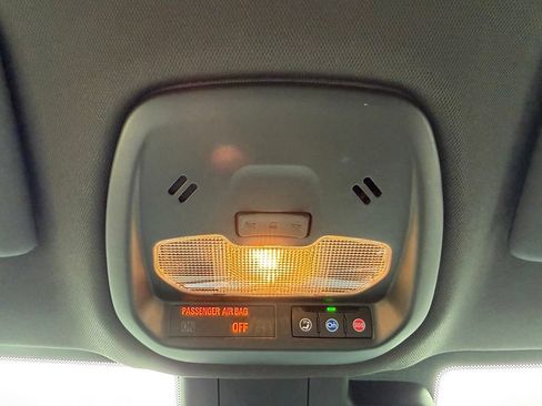 Used 2024 Buick Envista Sport Touring w/ Convenience I Package FWD image 32