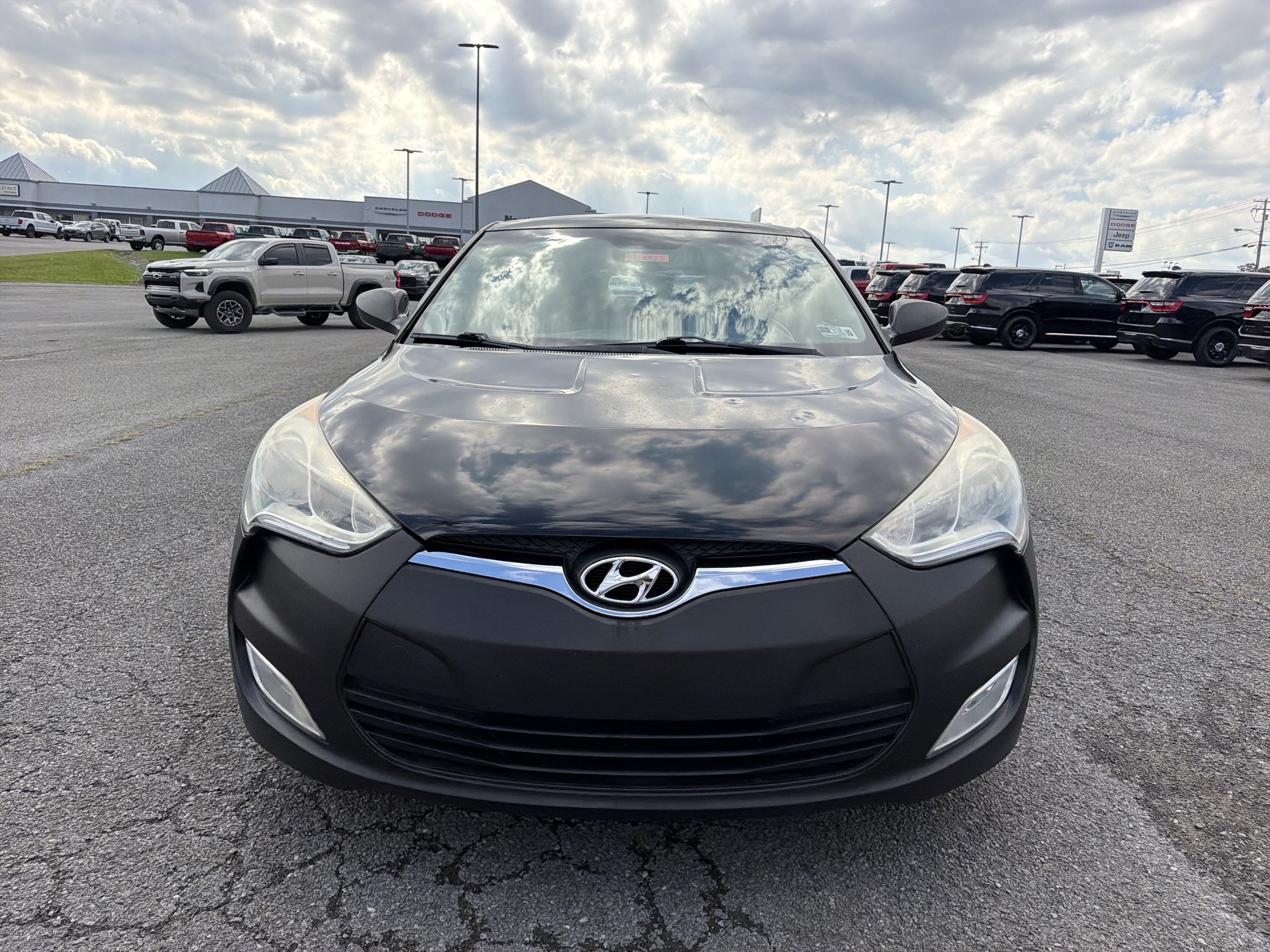 Used 2013 Hyundai Veloster w/ Style Pkg FWD image 11