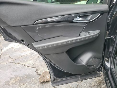 Certified 2022 Buick Envision Essence w/ Sport Touring Package image 18