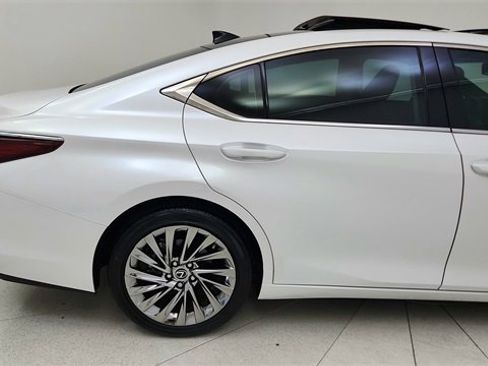Used 2025 Lexus ES 350 Ultra Luxury image 12
