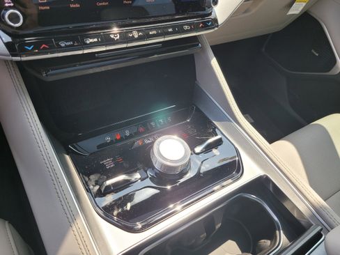 New 2026 Jeep Grand Wagoneer Limited AWD/4WD image 21