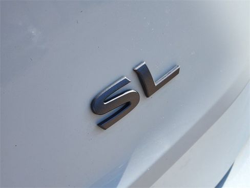 Used 2025 Nissan Rogue SL w/ Tech Package FWD image 10