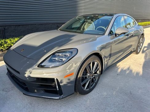 Used 2026 Porsche Panamera image 7