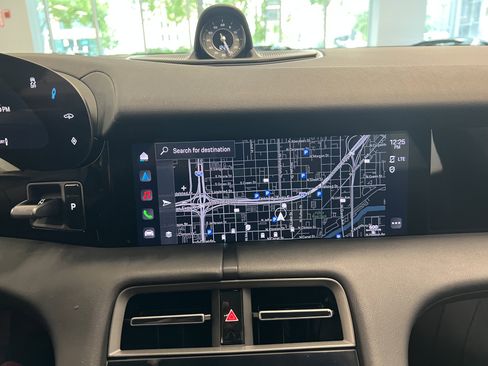 Used 2022 Porsche Taycan 4S image 17