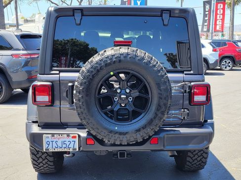 Used 2025 Jeep Wrangler Unlimited Sport AWD/4WD image 27
