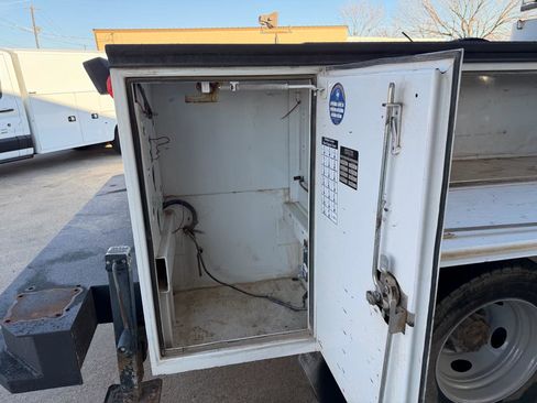 Used 2011 RAM 5500 SLT image 29