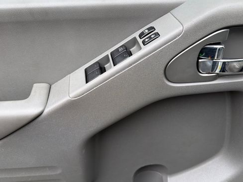 Used 2017 Nissan Frontier SV w/ SV Value Truck Package image 10