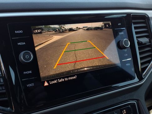 Certified 2023 Volkswagen Atlas Cross Sport SE w/ Panoramic Sunroof Package image 29