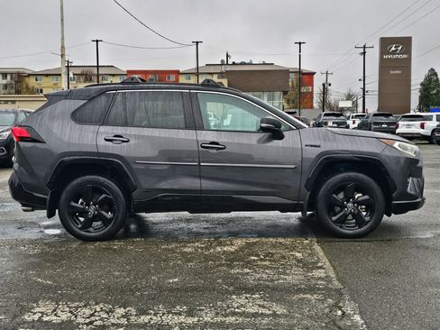 Used 2020 Toyota RAV4 XSE image 8