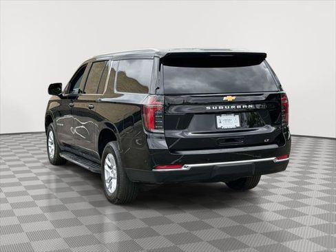 Used 2025 Chevrolet Suburban LT AWD/4WD image 5