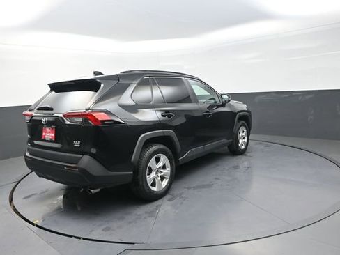 Used 2021 Toyota RAV4 XLE w/ Convenience Package image 35