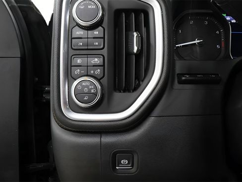 Used 2020 GMC Sierra 2500 AT4 image 18