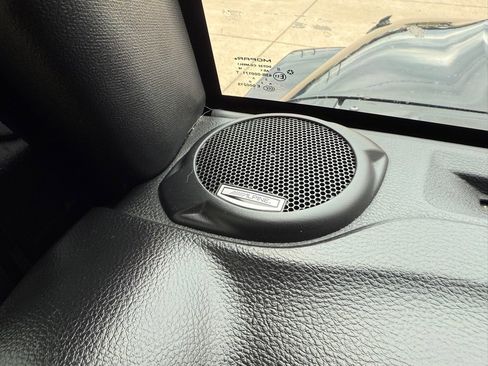 Used 2016 Jeep Wrangler Unlimited Rubicon image 30