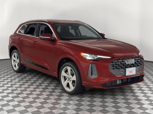 Used 2025 Audi Q5 Premium Plus AWD/4WD image 7