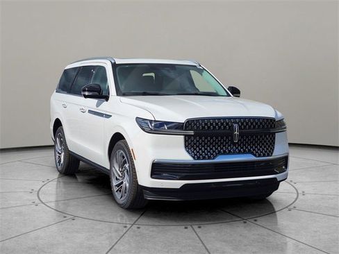 New 2025 Lincoln Navigator Reserve image 14