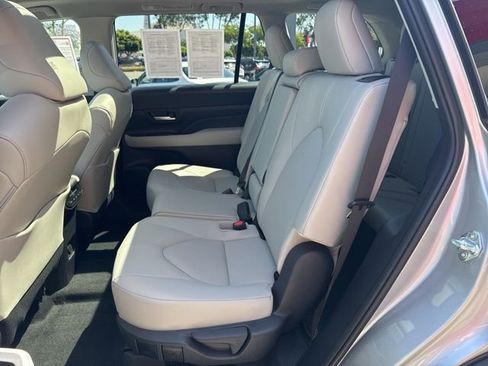 Certified 2026 Toyota Grand Highlander XLE FWD image 25