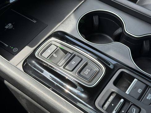 Used 2025 Honda Pilot EX-L image 25