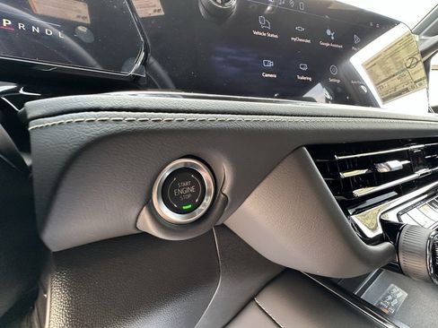 New 2026 Chevrolet Suburban Premier image 27