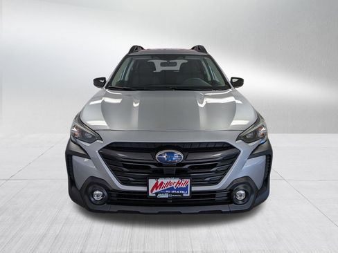 Used 2025 Subaru Outback Premium image 5
