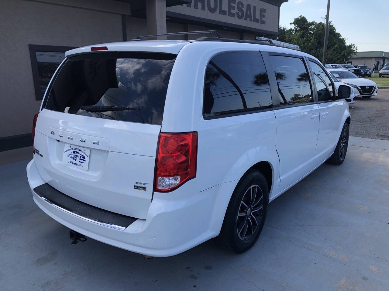 Used 2019 Dodge Grand Caravan GT FWD image 2