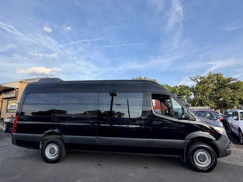 Used 2019 Mercedes-Benz Sprinter 2500 image 2