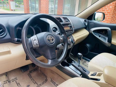 Used 2012 Toyota RAV4 4WD w/ Value Pkg image 8