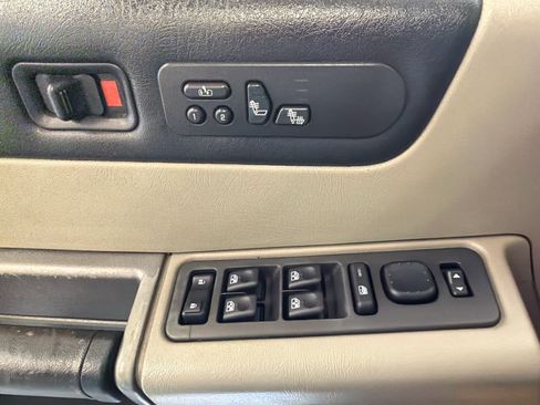 Used 2004 HUMMER H2 w/ Preferred Equipment Group AWD/4WD image 17