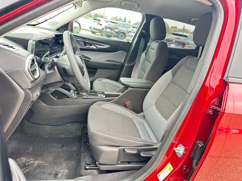 Used 2025 Chevrolet TrailBlazer LT image 38