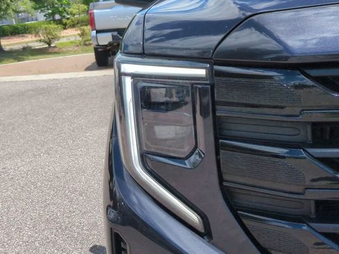 Used 2022 GMC Sierra 1500 Elevation w/ Preferred Package RWD image 10