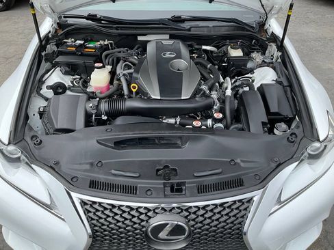 Used 2016 Lexus IS 200t w/ F Sport Package RWD image 10