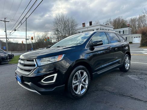 Used 2017 Ford Edge Titanium image 3