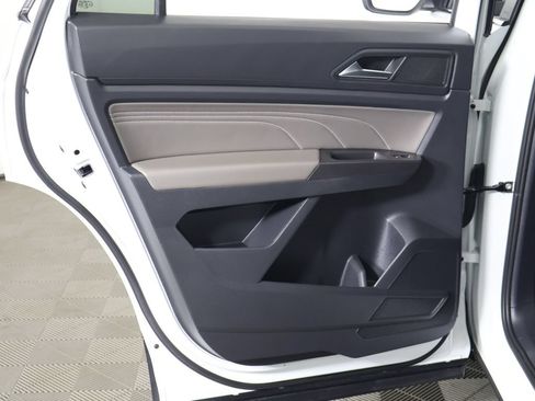 Used 2023 Volkswagen Atlas Cross Sport SE w/ Panoramic Sunroof Package AWD/4WD image 27