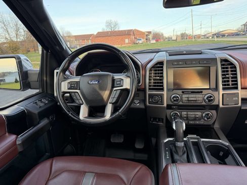 Used 2018 Ford F150 Platinum w/ Equipment Group 701A Luxury image 28