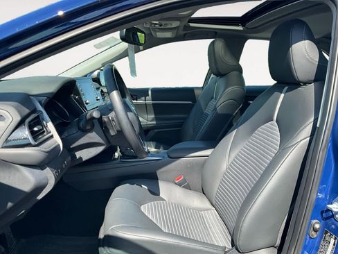 Used 2024 Toyota Camry SE w/ Convenience Package FWD image 11