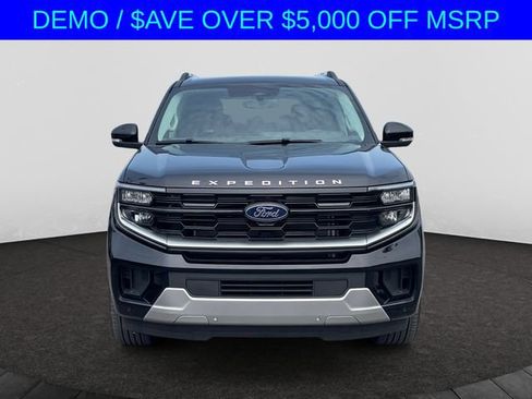 New 2026 Ford Expedition Platinum w/ Platinum Ultimate Package AWD/4WD image 8