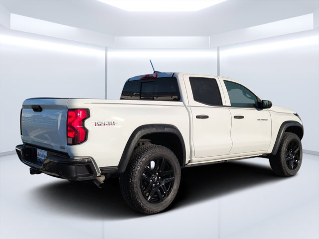 Used 2025 Chevrolet Colorado Trail Boss AWD/4WD image 3